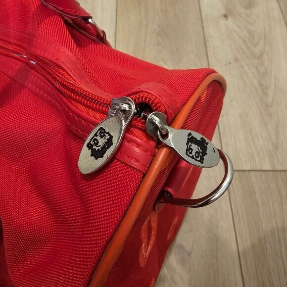 NWOT Betty Boop Duffle Bag - Picture 6 of 9